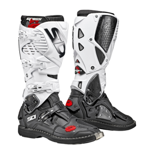 1643267943 1639991389 856331176 מגף20רכיבה20crossfire320black20white 1.png