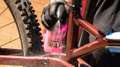 1748256757 Highlight 2 Waterless Wash 950x Crop Center.jpg